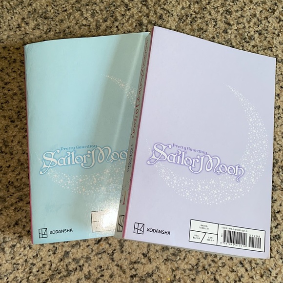 Sailor Moon books 1 and 2 🌙 - Picture 3 of 3